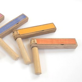 Rassel / Holzratsche, 15 cm, farbig lasiert, 1 Stück